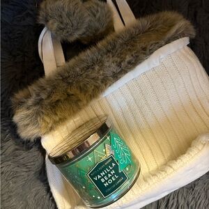 Bath & Body Works White Knit Tote Faux Fur Trim & Vanilla Bean Noel Candle NEW